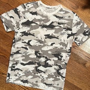 Men’s Nike Camo T-Shirt Size Medium